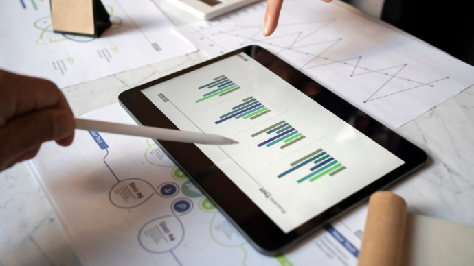 How to develop a Financial Record Maintenance App?